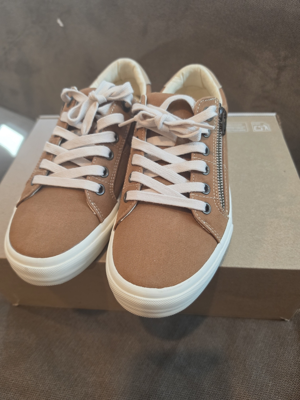 Womens Taos Z Soul Canvas Sneakers